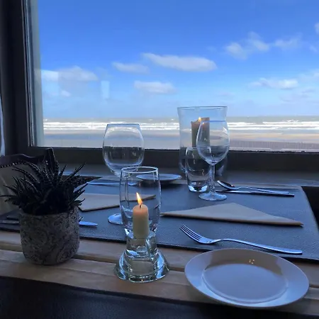 Strandhotel 2* デ ハーン